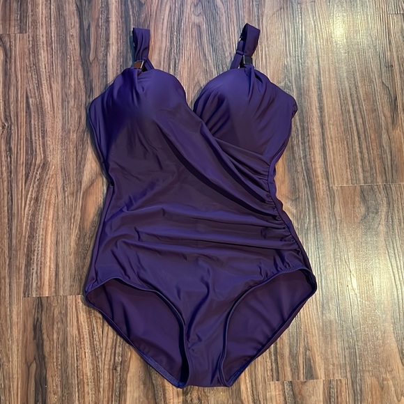NWOT Miraclesuit Razzel Dazzle Siren One piece - Picture 3 of 15